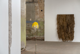  mtrl, Ausstellungsansicht, 2021, Werkschauhalle, Baumwollspinnerei, Leipzig