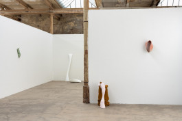  mtrl, Ausstellungsansicht, 2021, Werkschauhalle, Baumwollspinnerei, Leipzig